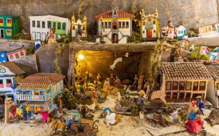 Presépios articulados marcam Natal em Mariana