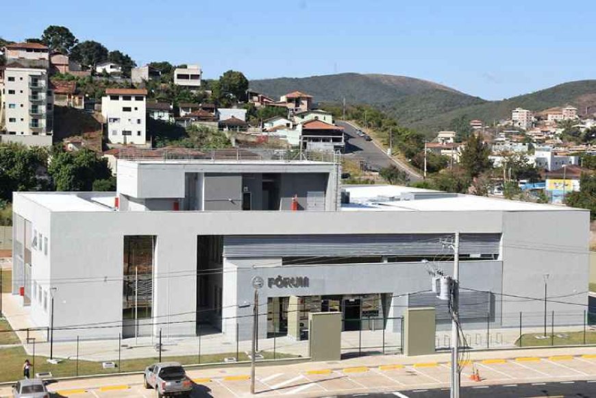 Justiça determina que município de Mariana forneça moradia a família